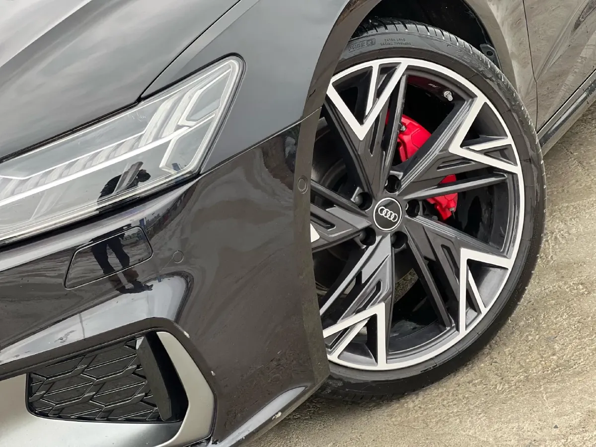 2024 Audi A7L 2.0T 245HP L4 7DCT,autocango,china used car exporter,china ev exporter,chinese used car exporter,chinese used ev exporter