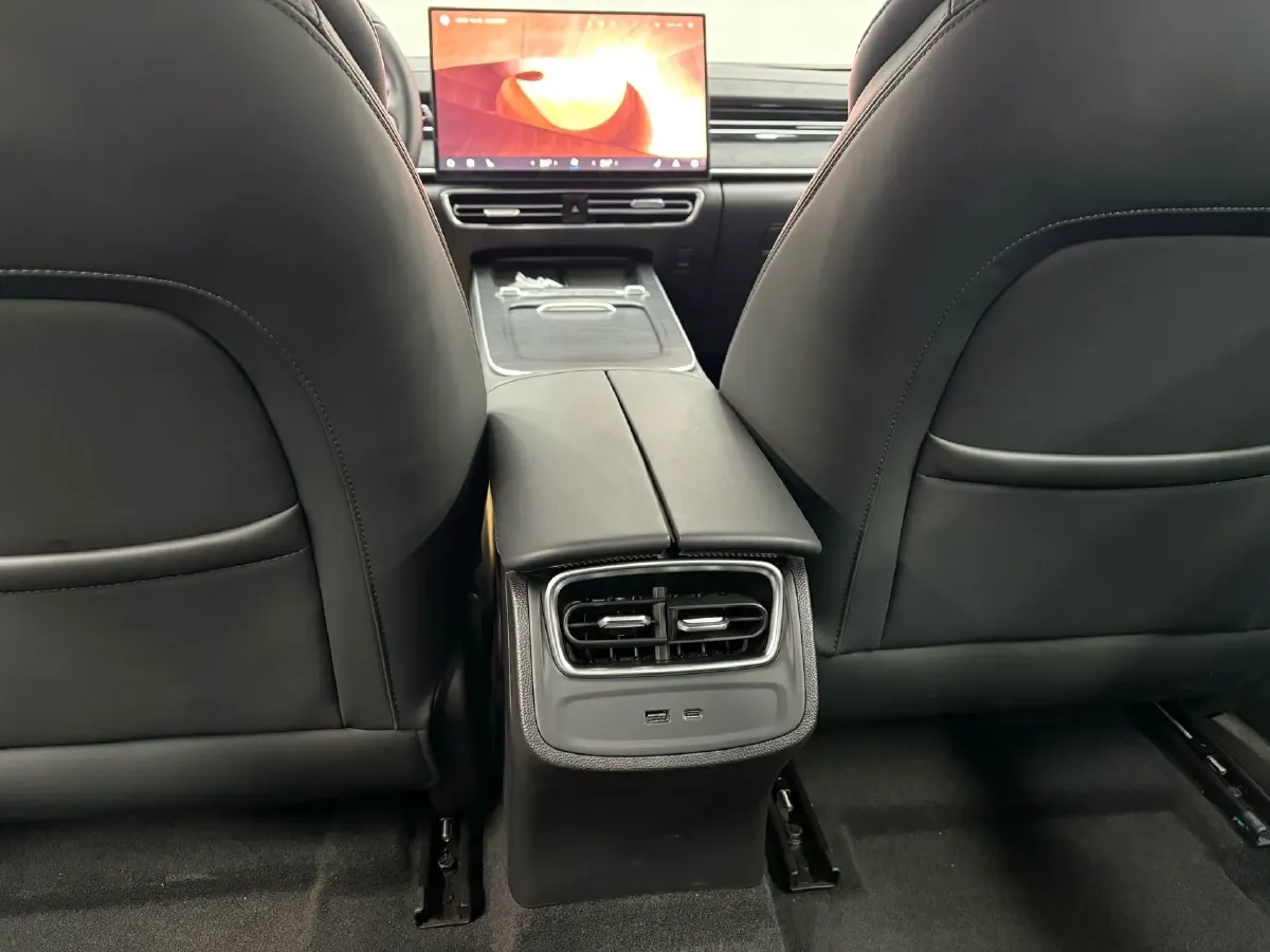 2025 Fulwin FulwinA8L 1.5T 156HP L4 1DHT PHEV 18.67KWH,autocango,china used car exporter,china ev exporter,chinese used car exporter,chinese used ev exporter