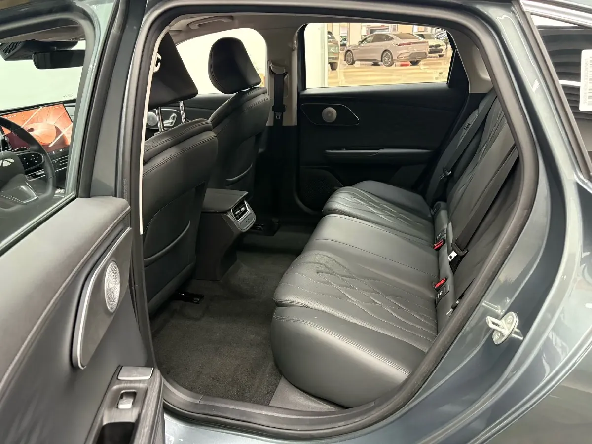 2025 Fulwin FulwinA8L 1.5T 156HP L4 1DHT PHEV 18.67KWH,autocango,china used car exporter,china ev exporter,chinese used car exporter,chinese used ev exporter