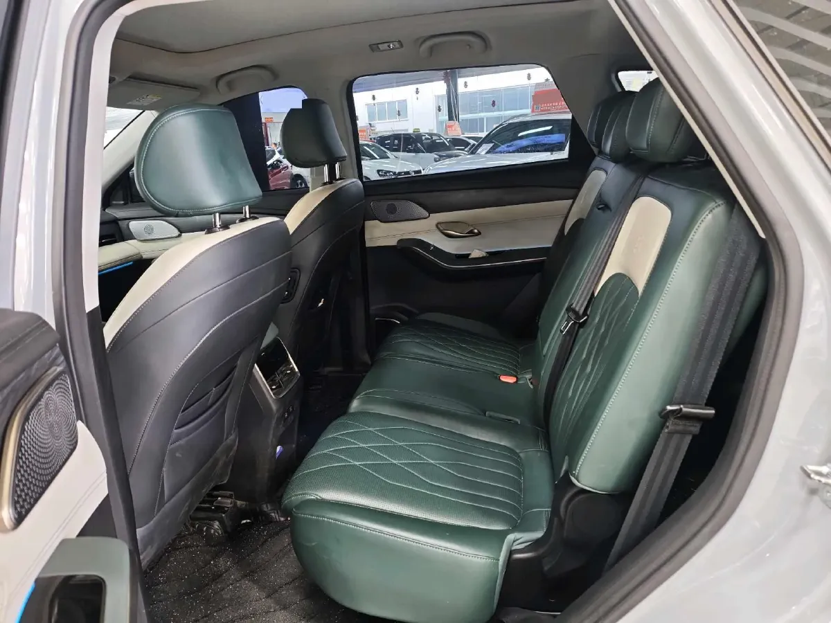 2023 Chery Tiggo 9 2.0T 261HP L4 8AT,autocango,china used car exporter,china ev exporter,chinese used car exporter,chinese used ev exporter