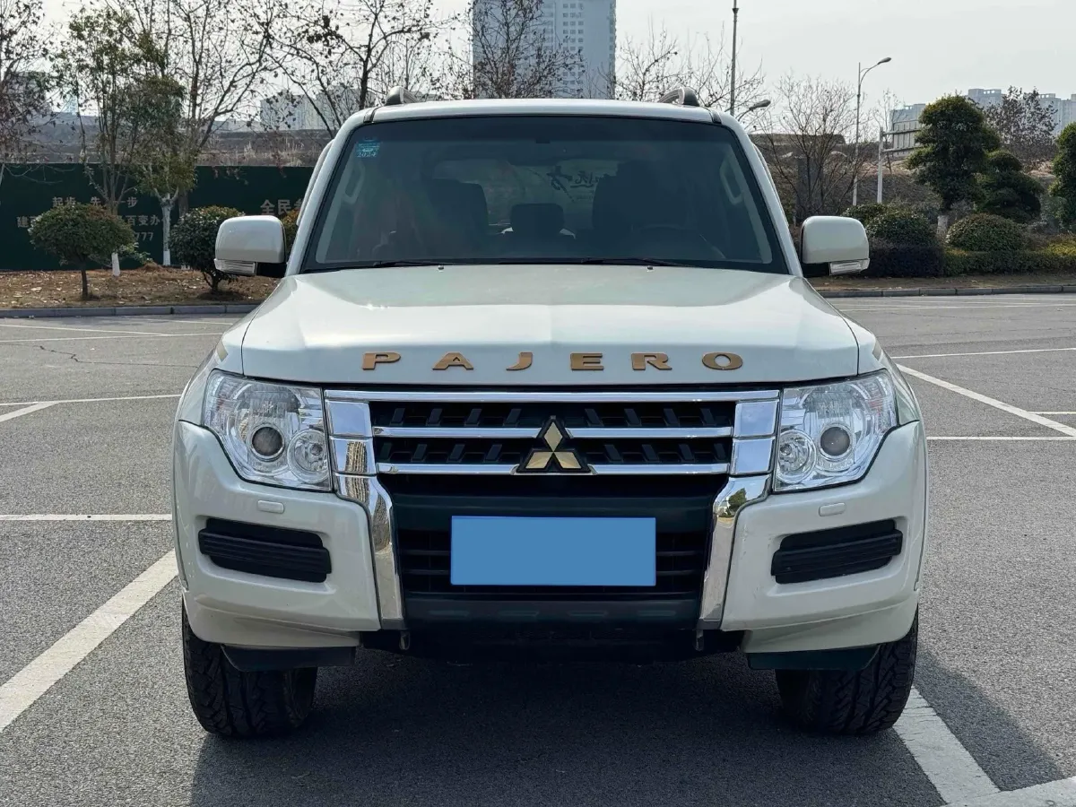 2018 Mitsubishi Pajero 3.0L 174HP V6 5AT,autocango,china used car exporter,china ev exporter,chinese used car exporter,chinese used ev exporter