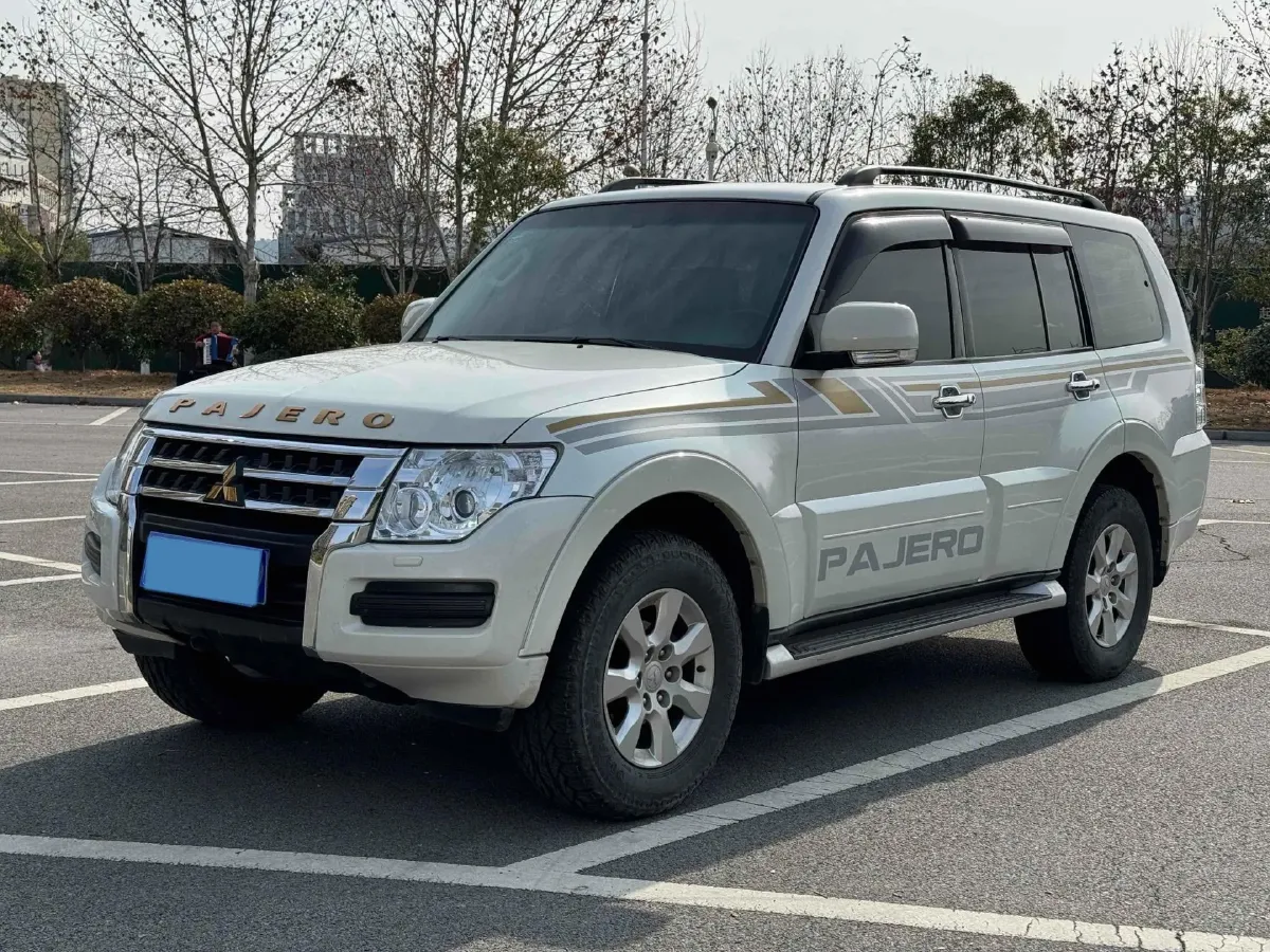 2018 Mitsubishi Pajero 3.0L 174HP V6 5AT,autocango,china used car exporter,china ev exporter,chinese used car exporter,chinese used ev exporter