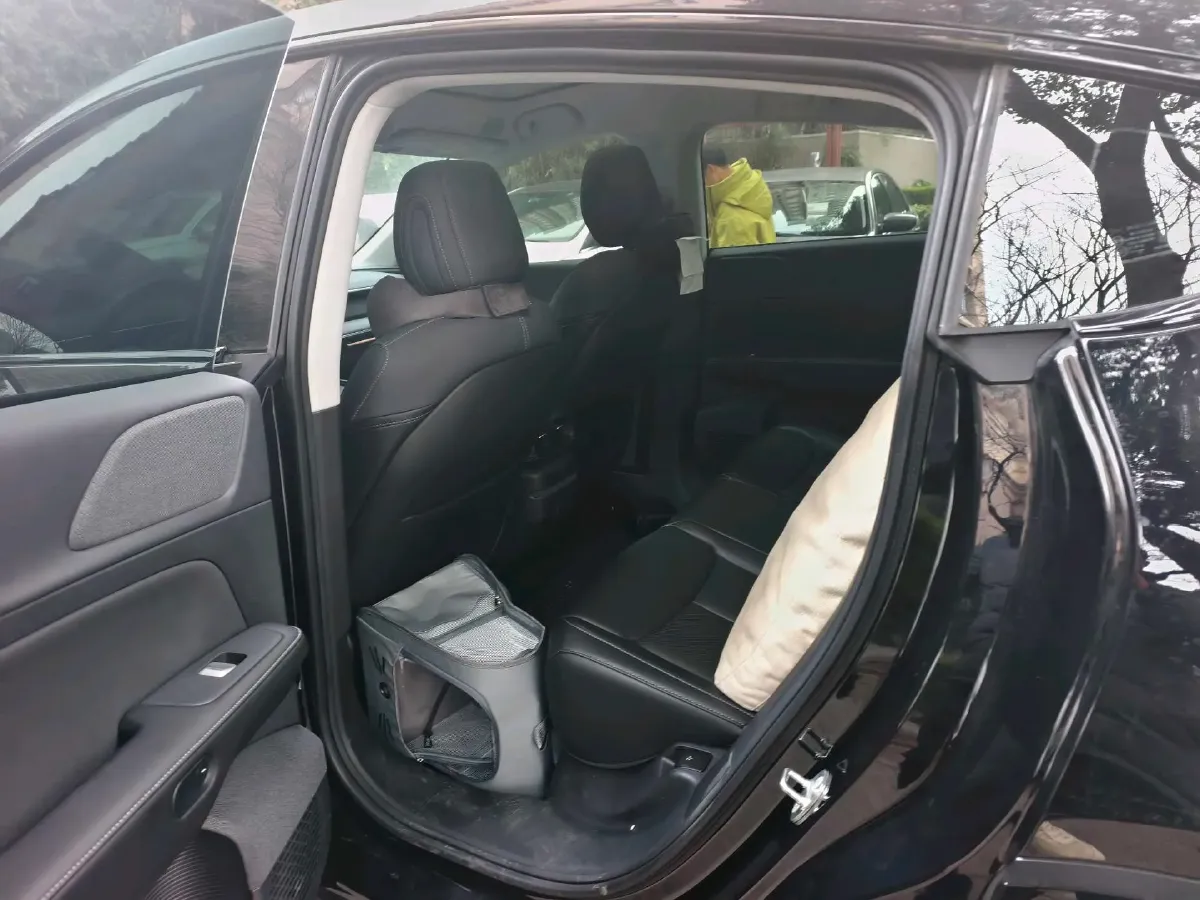 2024 Xpeng G6 BEV 66KWH,autocango,china used car exporter,china ev exporter,chinese used car exporter,chinese used ev exporter