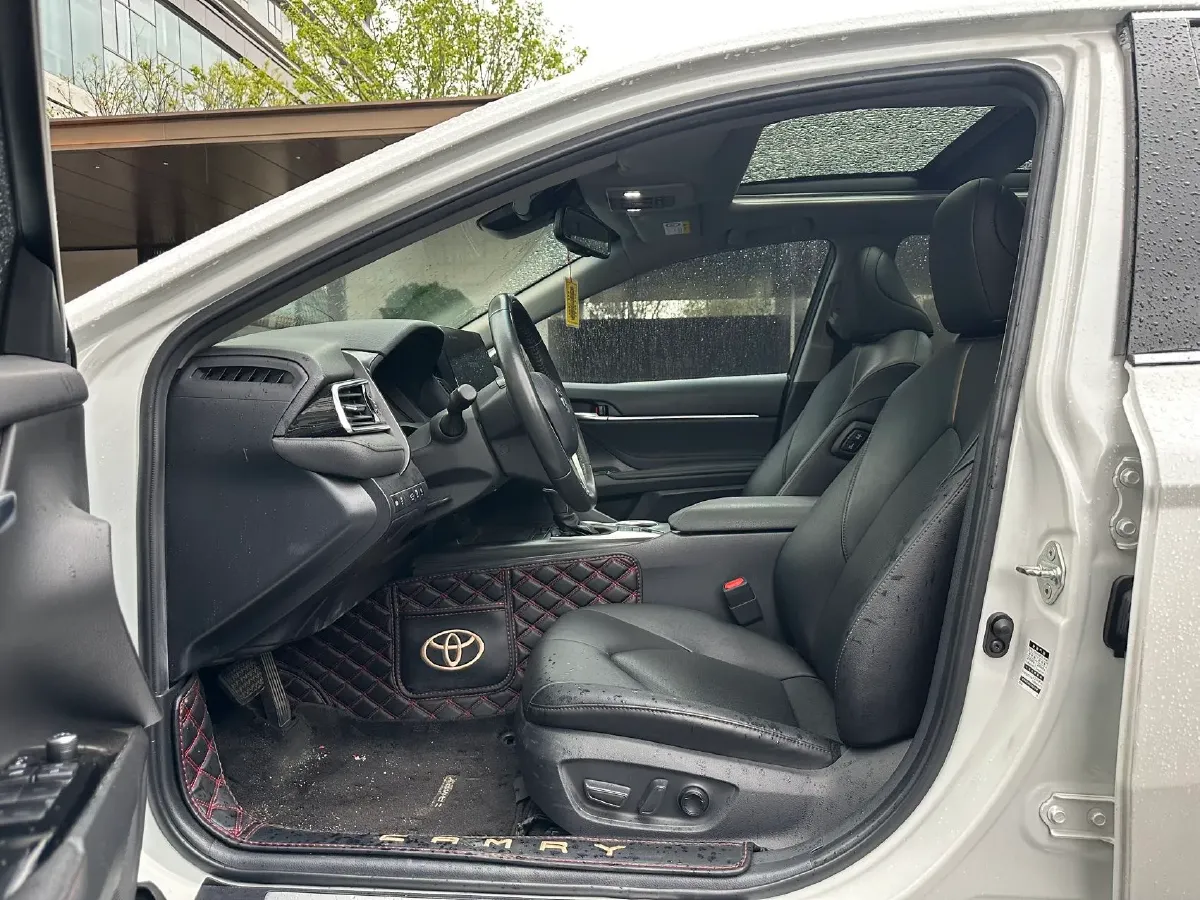 2021 Toyota Camry 2.5L 209HP L4 8AT,autocango,china used car exporter,china ev exporter,chinese used car exporter,chinese used ev exporter