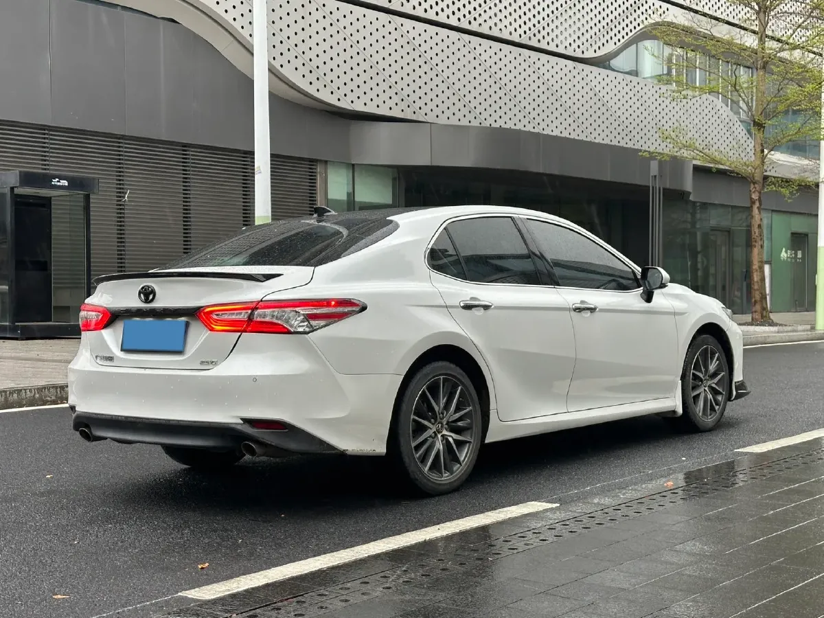 2021 Toyota Camry 2.5L 209HP L4 8AT,autocango,china used car exporter,china ev exporter,chinese used car exporter,chinese used ev exporter