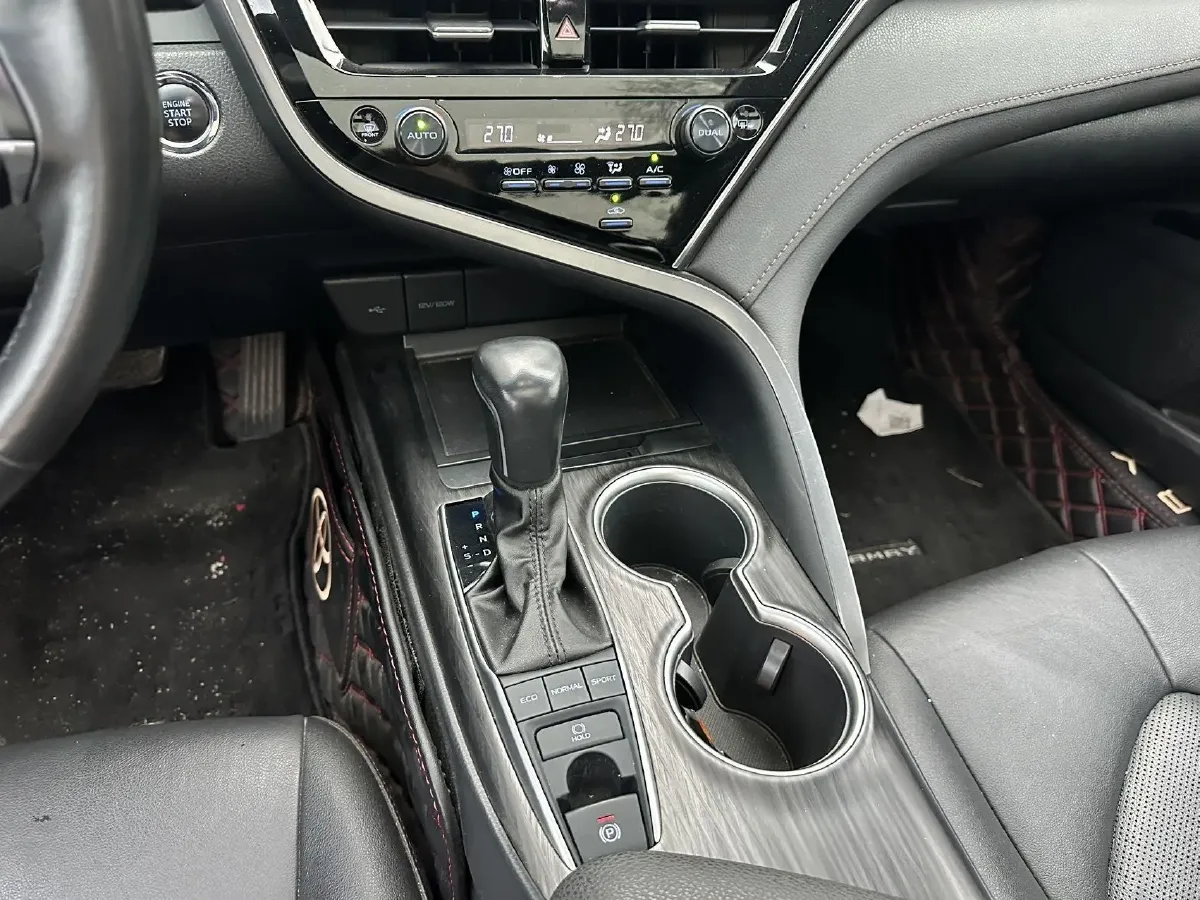 2021 Toyota Camry 2.5L 209HP L4 8AT,autocango,china used car exporter,china ev exporter,chinese used car exporter,chinese used ev exporter