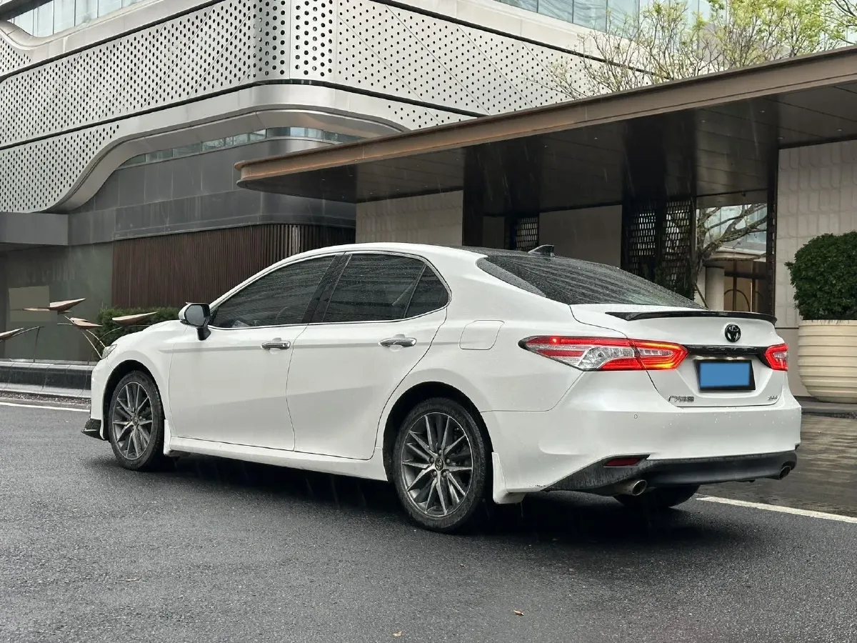 2021 Toyota Camry 2.5L 209HP L4 8AT,autocango,china used car exporter,china ev exporter,chinese used car exporter,chinese used ev exporter
