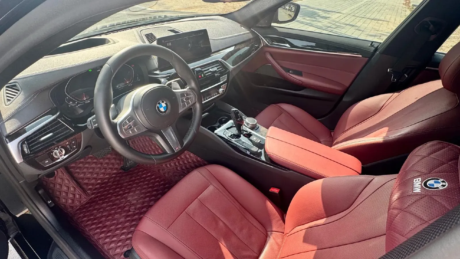 2020 BMW 5 Series 2.0T 252HP L4 8AT,autocango,china used car exporter,china ev exporter,chinese used car exporter,chinese used ev exporter