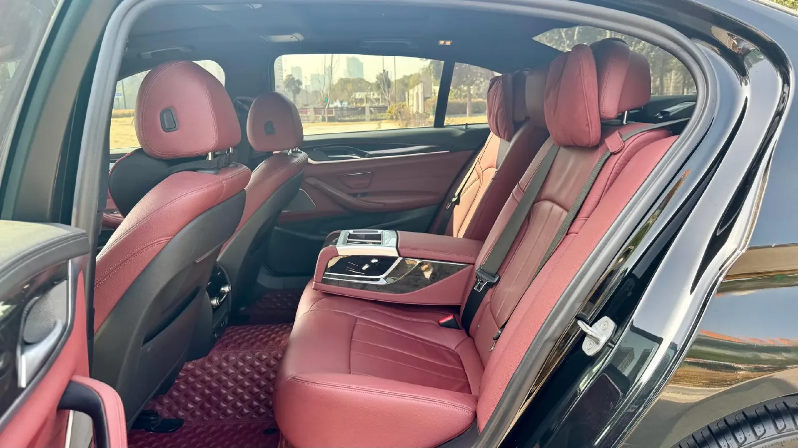 2020 BMW 5 Series 2.0T 252HP L4 8AT,autocango,china used car exporter,china ev exporter,chinese used car exporter,chinese used ev exporter