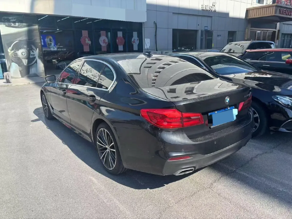 2020 BMW 5 Series 2.0T 252HP L4 8AT,autocango,china used car exporter,china ev exporter,chinese used car exporter,chinese used ev exporter