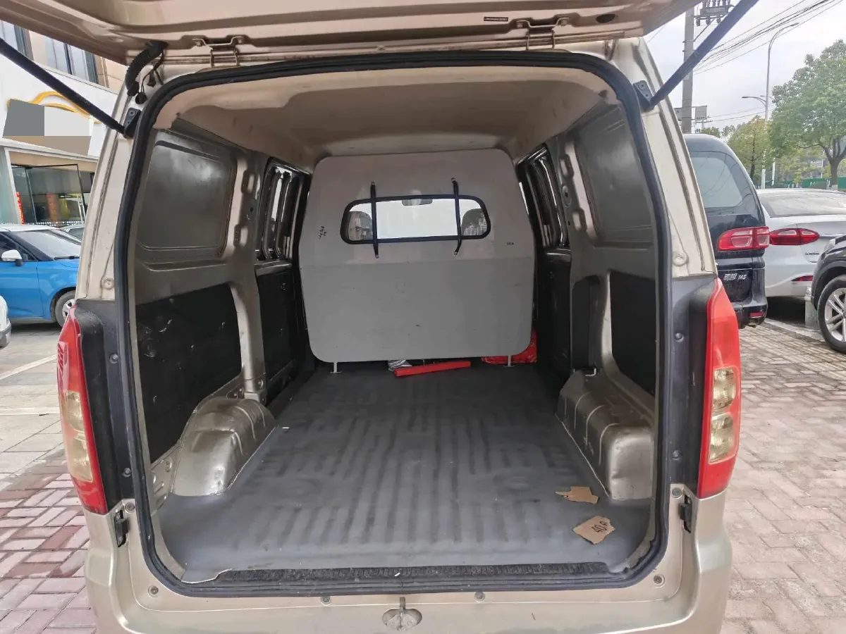 2019 WuLing HongGuang V 1.5L 105HP L4 5MT,autocango,china used car exporter,china ev exporter,chinese used car exporter,chinese used ev exporter