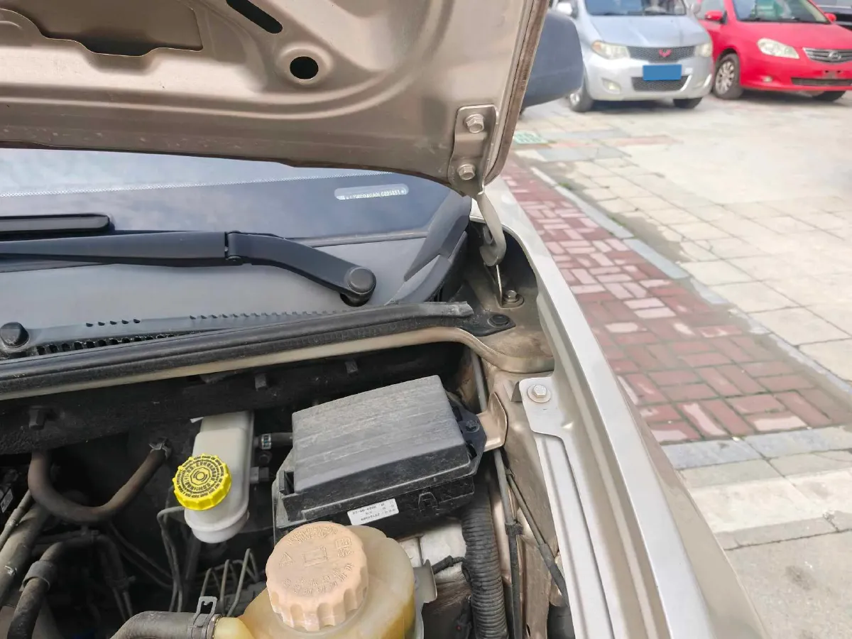 2019 WuLing HongGuang V 1.5L 105HP L4 5MT,autocango,china used car exporter,china ev exporter,chinese used car exporter,chinese used ev exporter