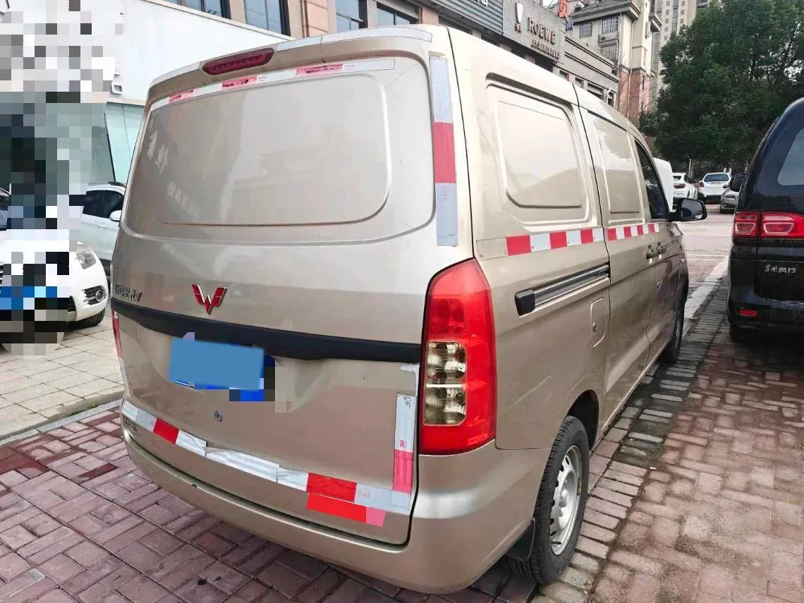2019 WuLing HongGuang V 1.5L 105HP L4 5MT,autocango,china used car exporter,china ev exporter,chinese used car exporter,chinese used ev exporter