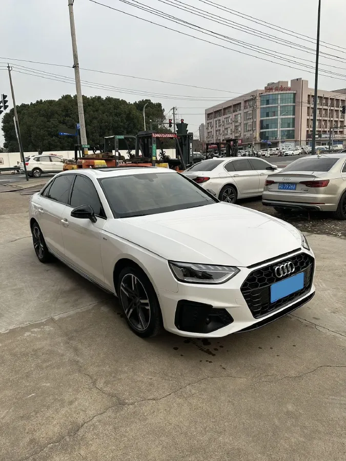 2022 Audi A4L 2.0T 190HP L4 7DCT,autocango,china used car exporter,china ev exporter,chinese used car exporter,chinese used ev exporter