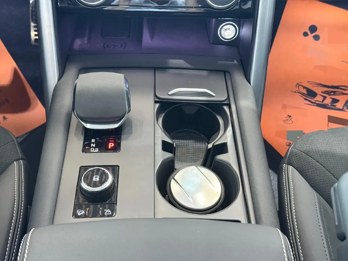 2023 Land Rover Discovery 3.0T 360HP L6 8AT,autocango,china used car exporter,china ev exporter,chinese used car exporter,chinese used ev exporter