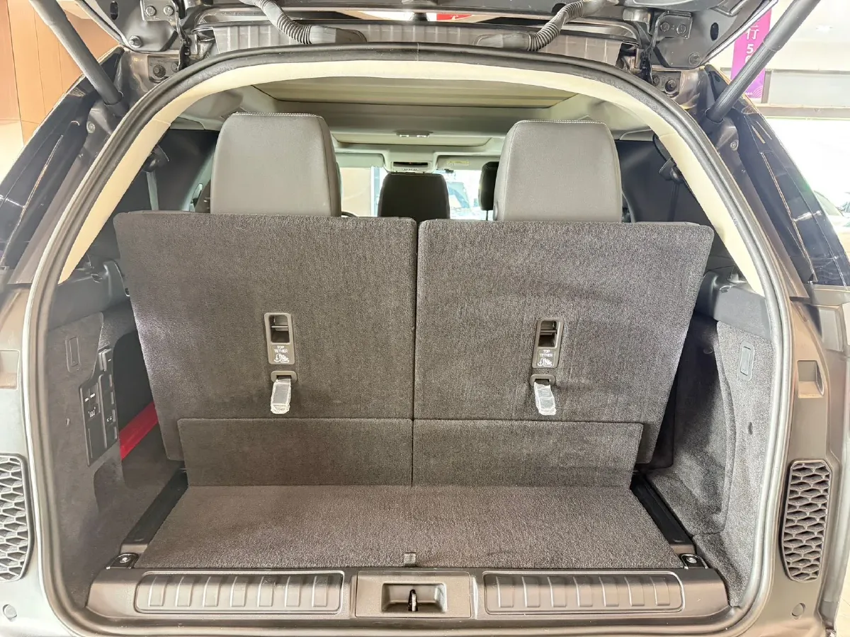 2023 Land Rover Discovery 3.0T 360HP L6 8AT,autocango,china used car exporter,china ev exporter,chinese used car exporter,chinese used ev exporter