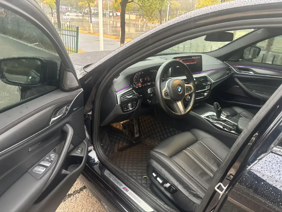 2022 BMW 5 Series 2.0T 252HP L4 8AT,autocango,china used car exporter,china ev exporter,chinese used car exporter,chinese used ev exporter