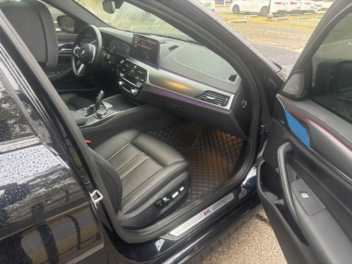 2022 BMW 5 Series 2.0T 252HP L4 8AT,autocango,china used car exporter,china ev exporter,chinese used car exporter,chinese used ev exporter