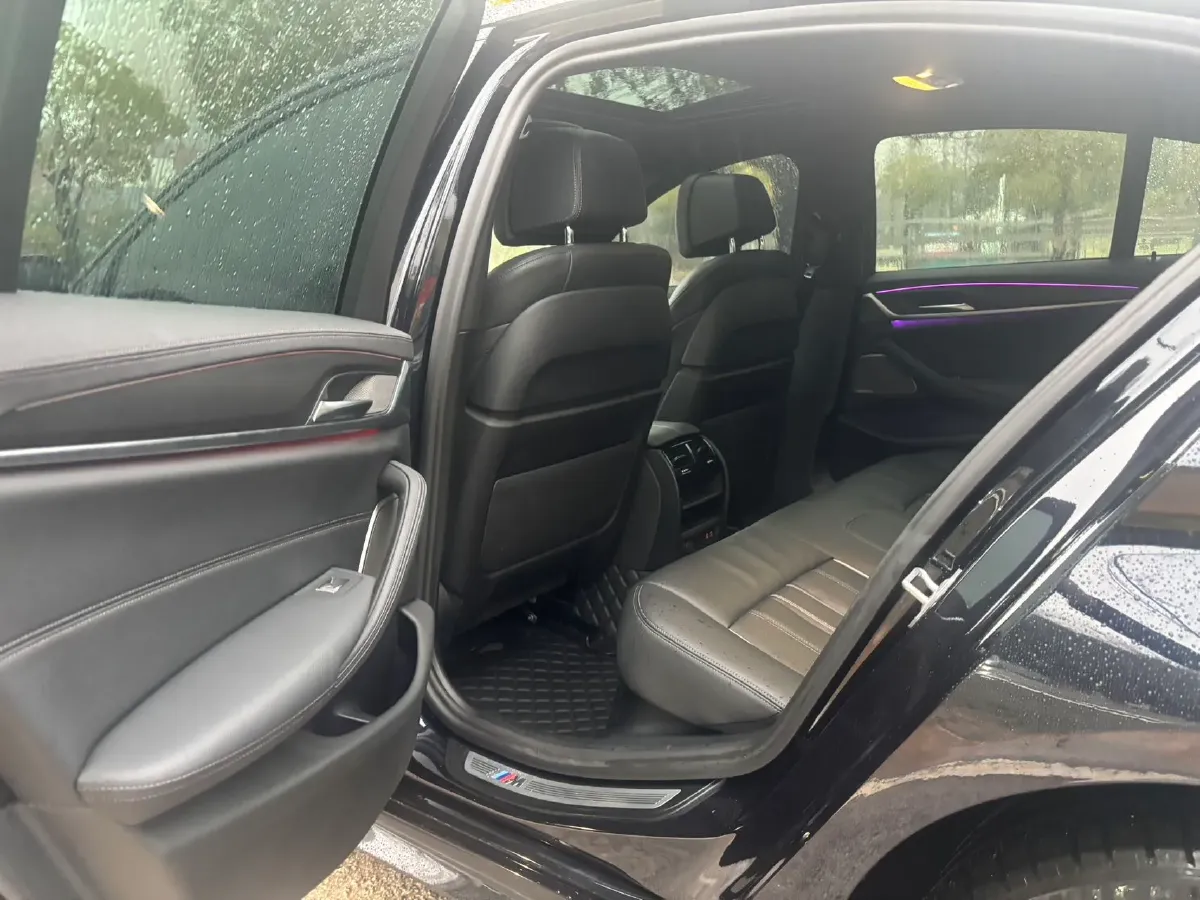 2022 BMW 5 Series 2.0T 252HP L4 8AT,autocango,china used car exporter,china ev exporter,chinese used car exporter,chinese used ev exporter