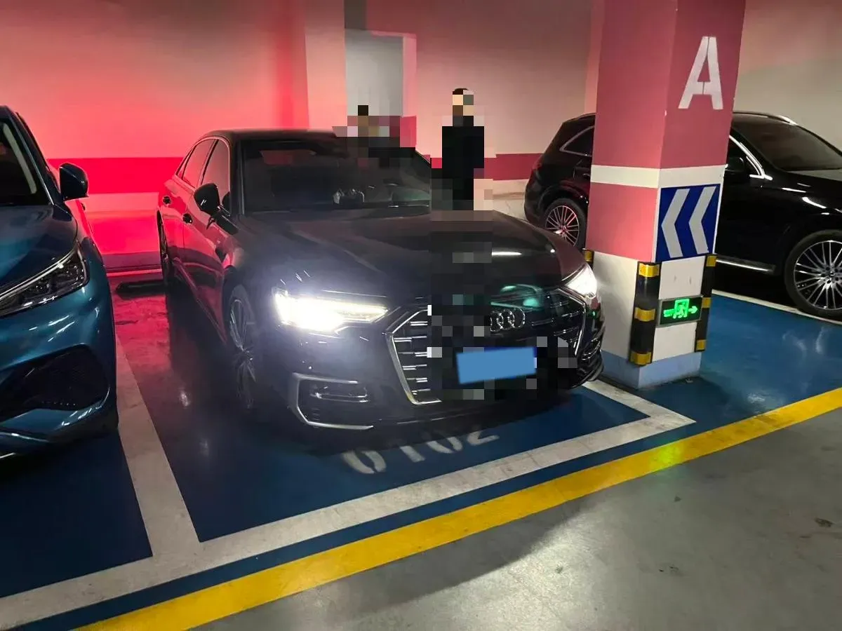 2024 Audi A6L 2.0T 245HP L4 7DCT,autocango,china used car exporter,china ev exporter,chinese used car exporter,chinese used ev exporter