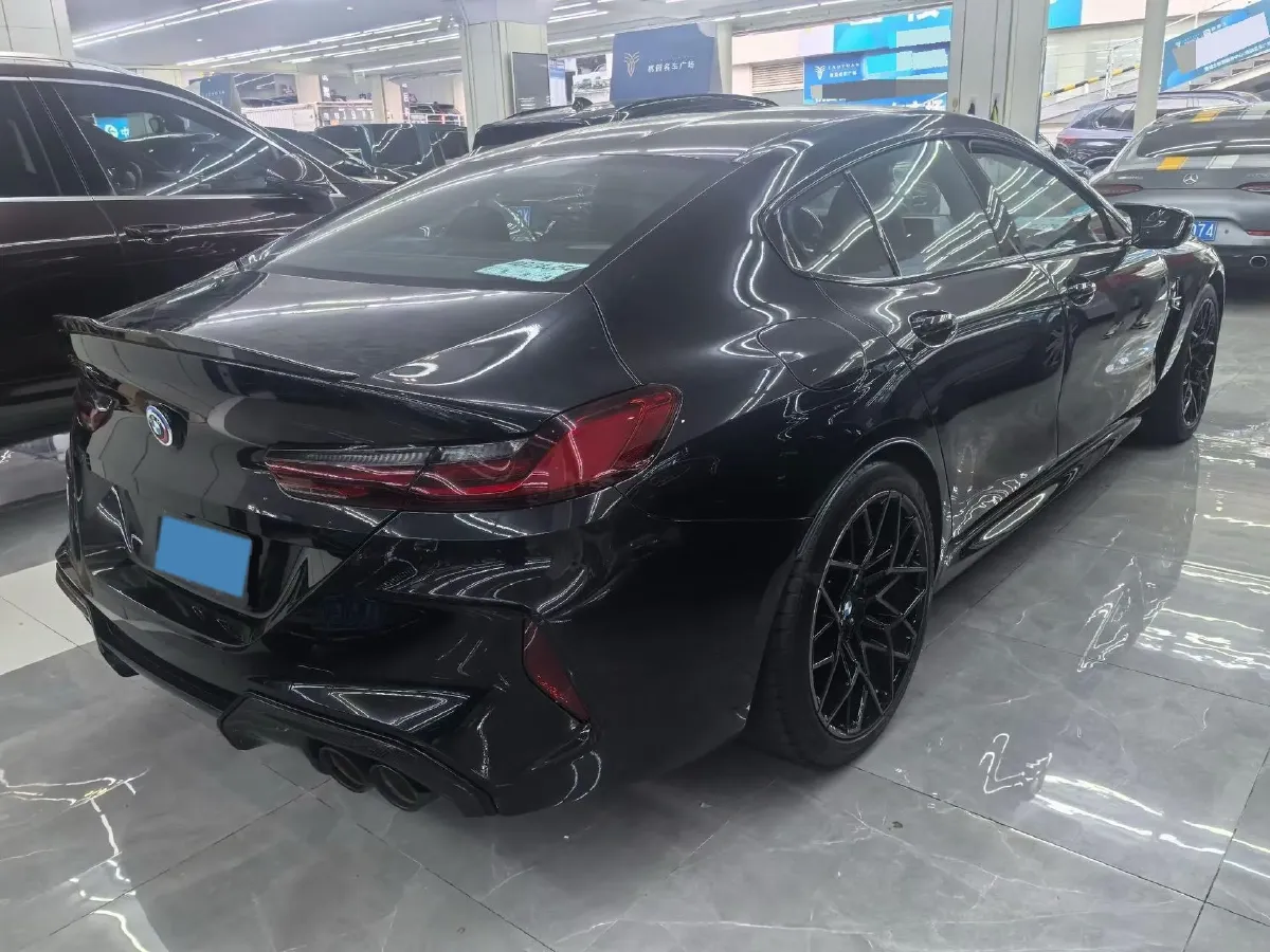 2020 BMW M8 4.4T 625HP V8 8AT,autocango,china used car exporter,china ev exporter,chinese used car exporter,chinese used ev exporter