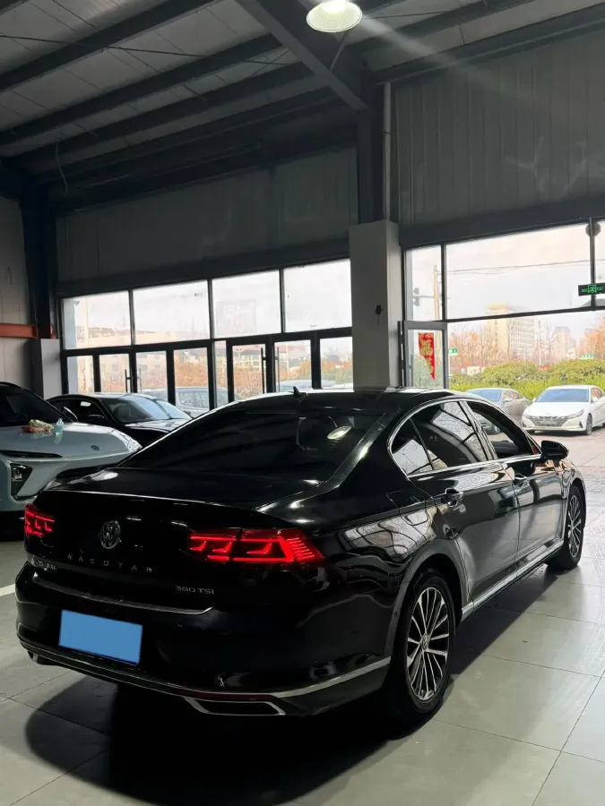 2020 Volkswagen Magotan 2.0T 220HP L4 7DCT,autocango,china used car exporter,china ev exporter,chinese used car exporter,chinese used ev exporter