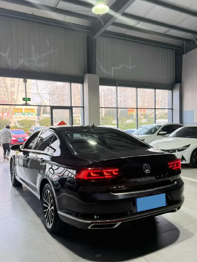 2020 Volkswagen Magotan 2.0T 220HP L4 7DCT,autocango,china used car exporter,china ev exporter,chinese used car exporter,chinese used ev exporter