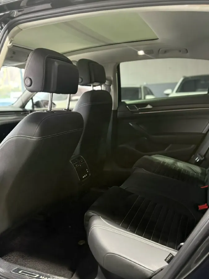 2020 Volkswagen Magotan 2.0T 220HP L4 7DCT,autocango,china used car exporter,china ev exporter,chinese used car exporter,chinese used ev exporter