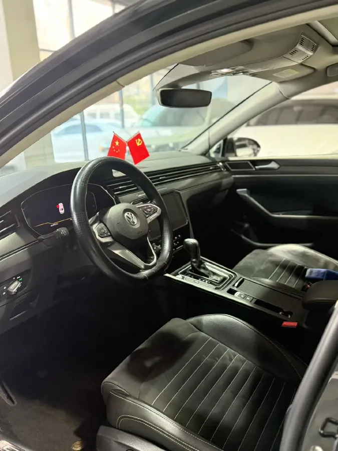 2020 Volkswagen Magotan 2.0T 220HP L4 7DCT,autocango,china used car exporter,china ev exporter,chinese used car exporter,chinese used ev exporter