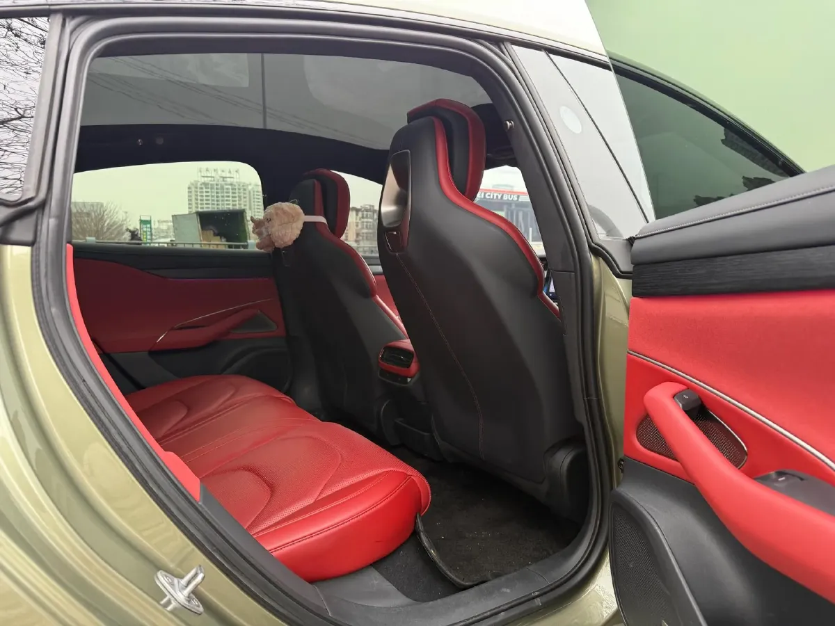 2024 MI SU7 BEV 101KWH,autocango,china used car exporter,china ev exporter,chinese used car exporter,chinese used ev exporter