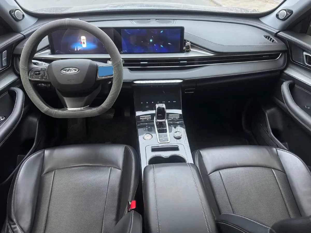 2022 Chery Tiggo 8 Plus 1.6T 197HP L4 7DCT,autocango,china used car exporter,china ev exporter,chinese used car exporter,chinese used ev exporter