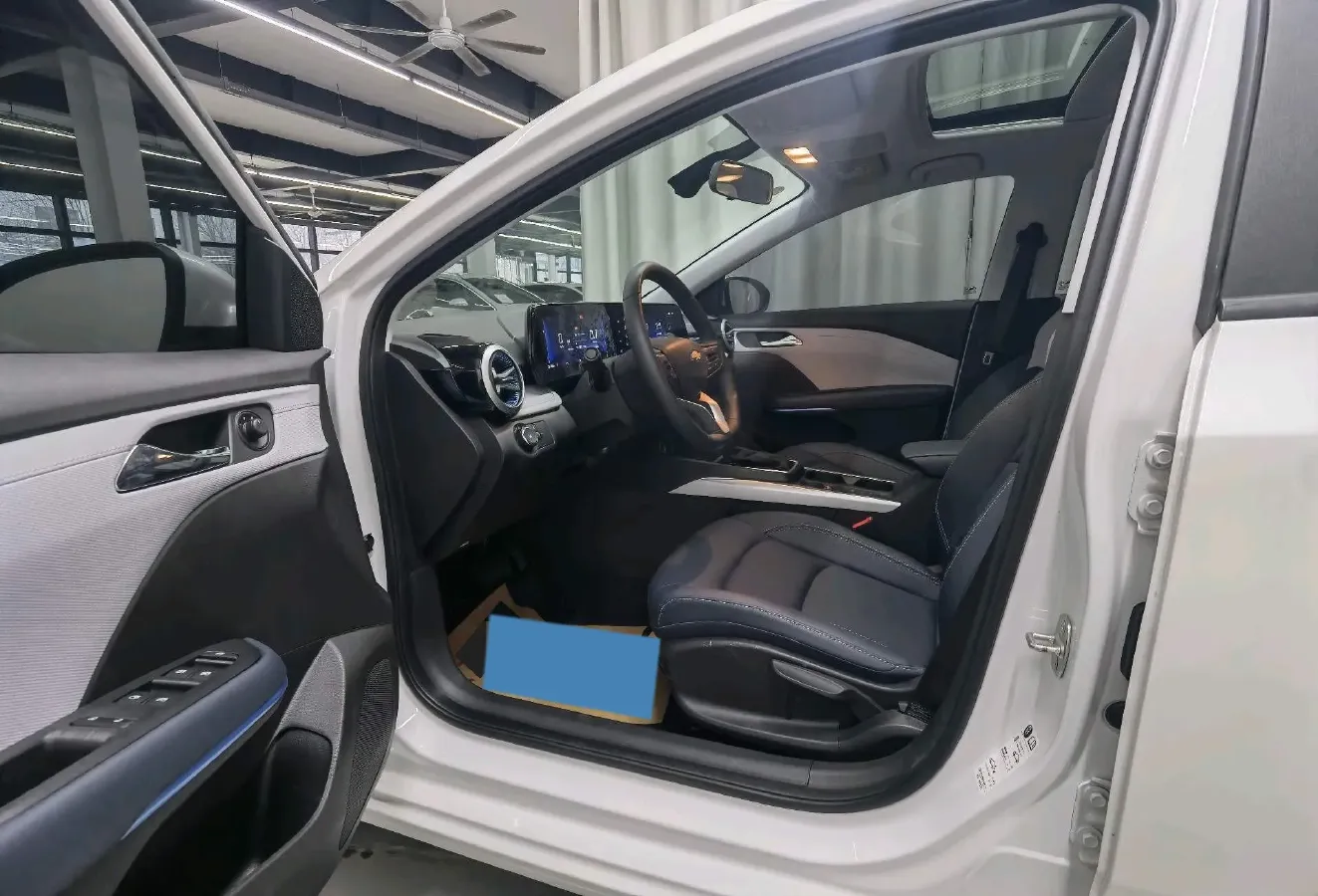 2024 Chevrolet Monza 1.5L 113HP L4 6DCT,autocango,china used car exporter,china ev exporter,chinese used car exporter,chinese used ev exporter