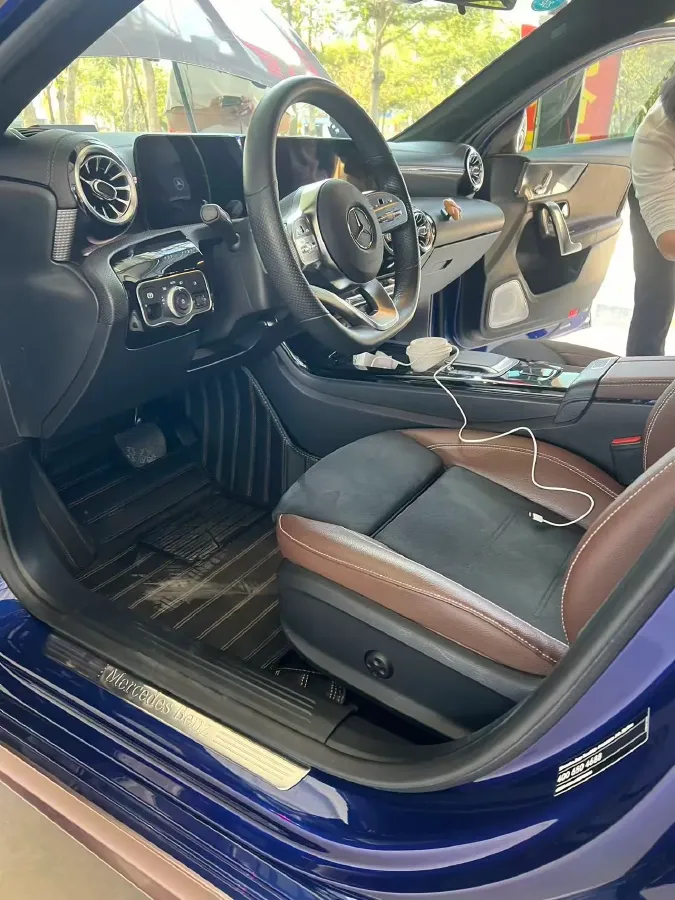 2020 Mercedes-Benz A Class 1.3T 136HP L4 7DCT,autocango,china used car exporter,china ev exporter,chinese used car exporter,chinese used ev exporter