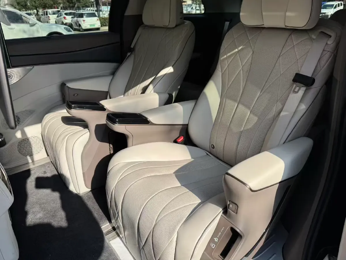 2022 Mercedes-Benz GLC Class 2.0T 197HP L4 9AT,autocango,china used car exporter,china ev exporter,chinese used car exporter,chinese used ev exporter