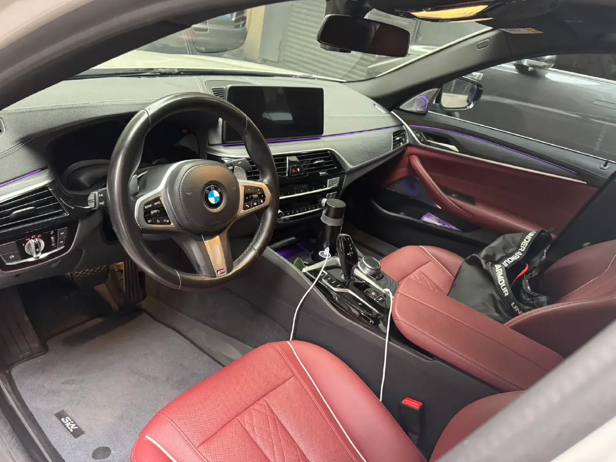 2022 BMW 5 Series 2.0T 252HP L4 8AT,autocango,china used car exporter,china ev exporter,chinese used car exporter,chinese used ev exporter