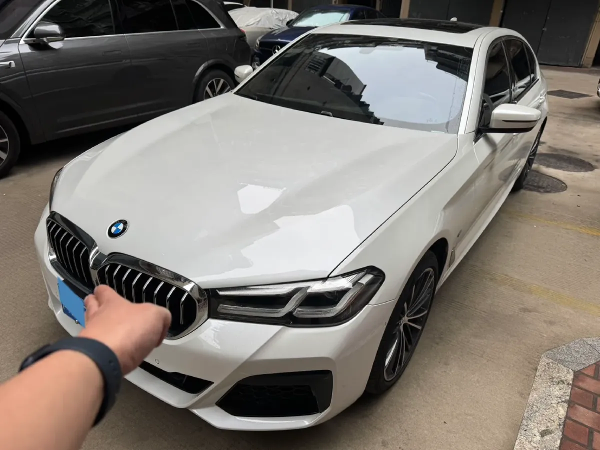 2022 BMW 5 Series 2.0T 252HP L4 8AT,autocango,china used car exporter,china ev exporter,chinese used car exporter,chinese used ev exporter