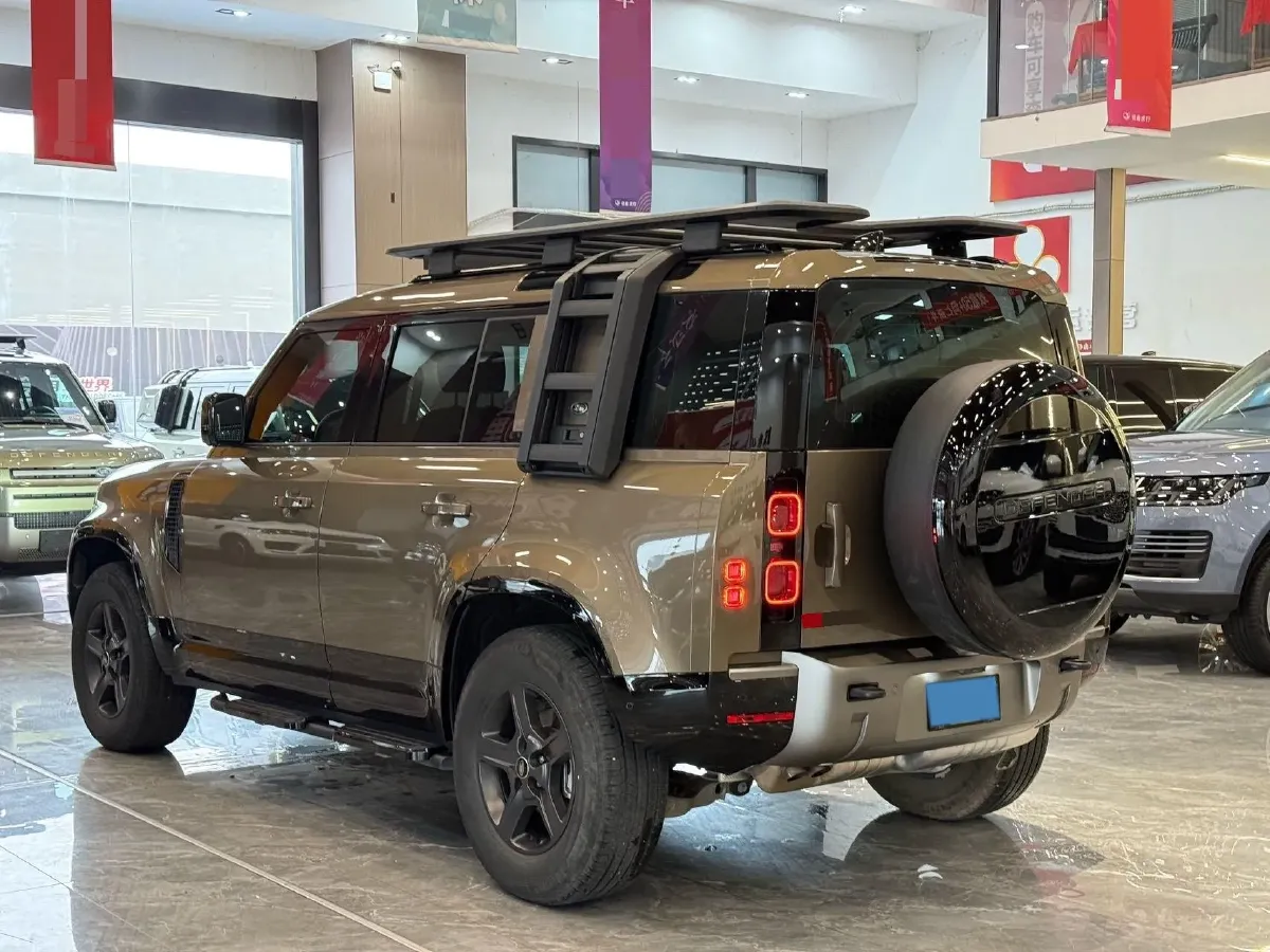 2023 Land Rover Defender 3.0T 400HP L6 8AT,autocango,china used car exporter,china ev exporter,chinese used car exporter,chinese used ev exporter