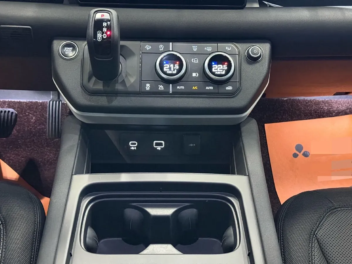 2023 Land Rover Defender 3.0T 400HP L6 8AT,autocango,china used car exporter,china ev exporter,chinese used car exporter,chinese used ev exporter