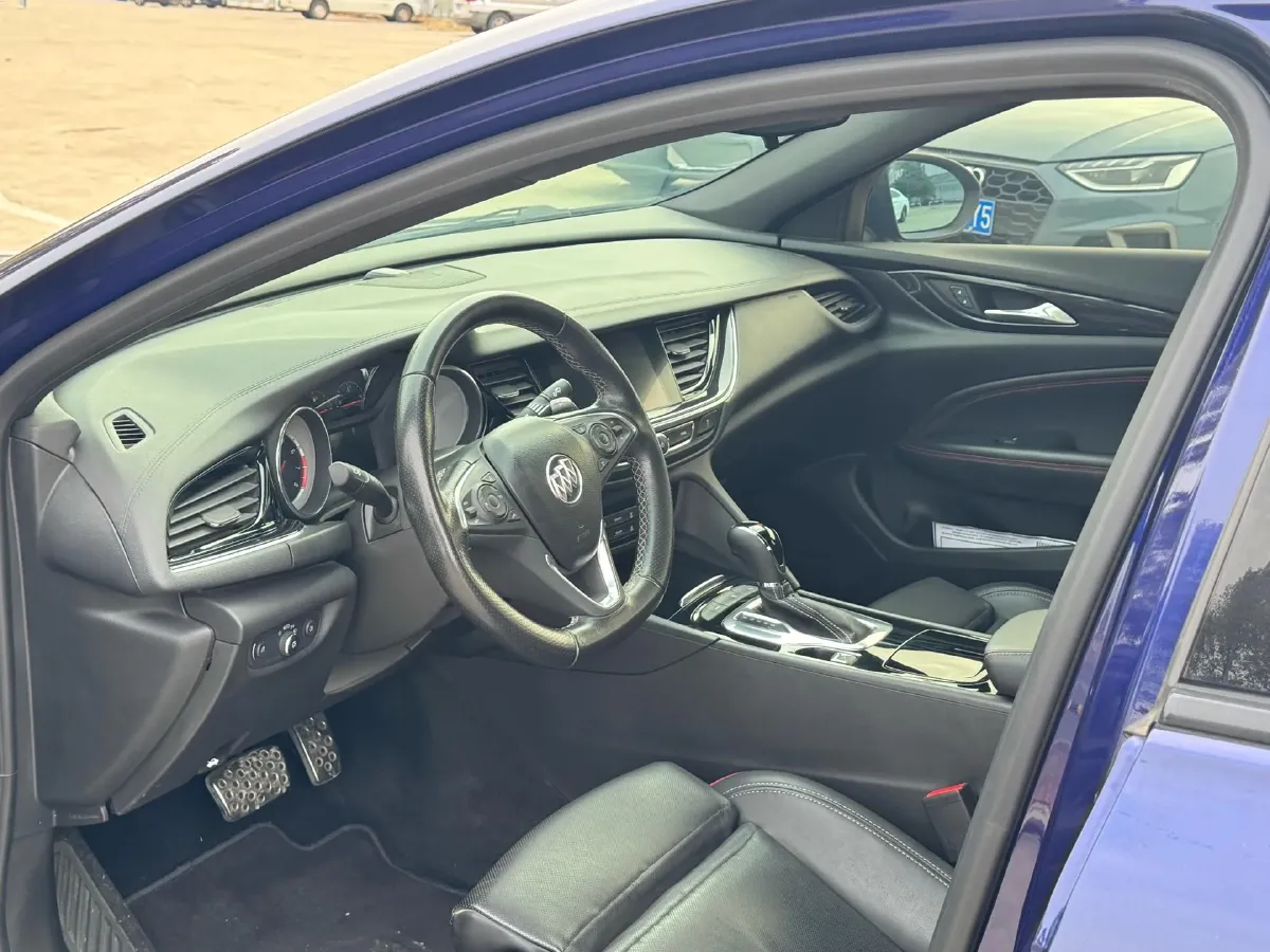 2019 Buick Regal 2.0T 261HP L4 9AT,autocango,china used car exporter,china ev exporter,chinese used car exporter,chinese used ev exporter
