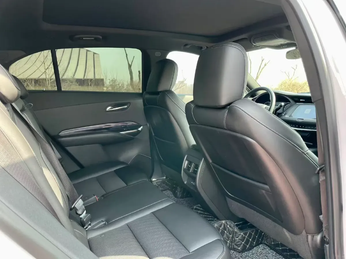 2021 Cadillac XT4 2.0T 237HP L4 9AT,autocango,china used car exporter,china ev exporter,chinese used car exporter,chinese used ev exporter