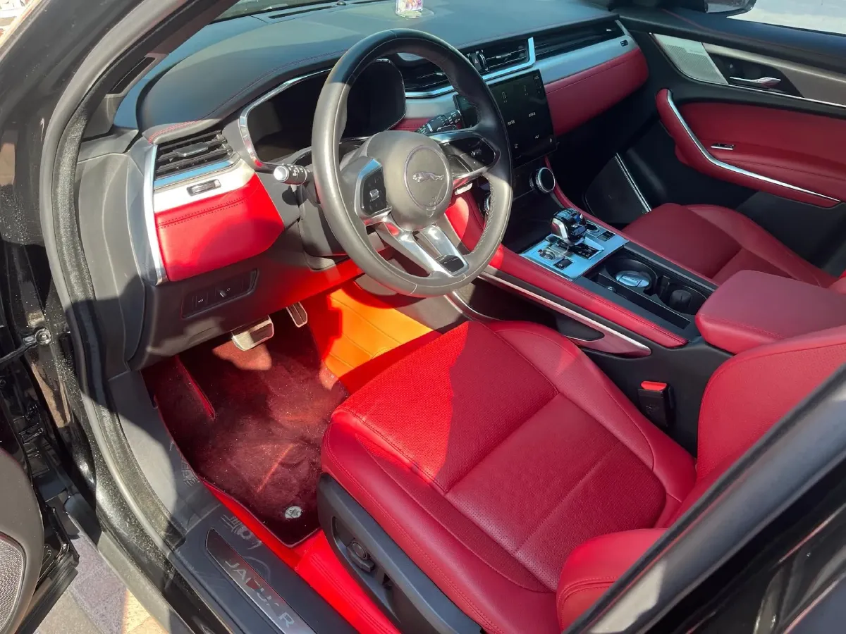 2025 Jaguar F-PACE 2.0T 250HP L4 8AT,autocango,china used car exporter,china ev exporter,chinese used car exporter,chinese used ev exporter