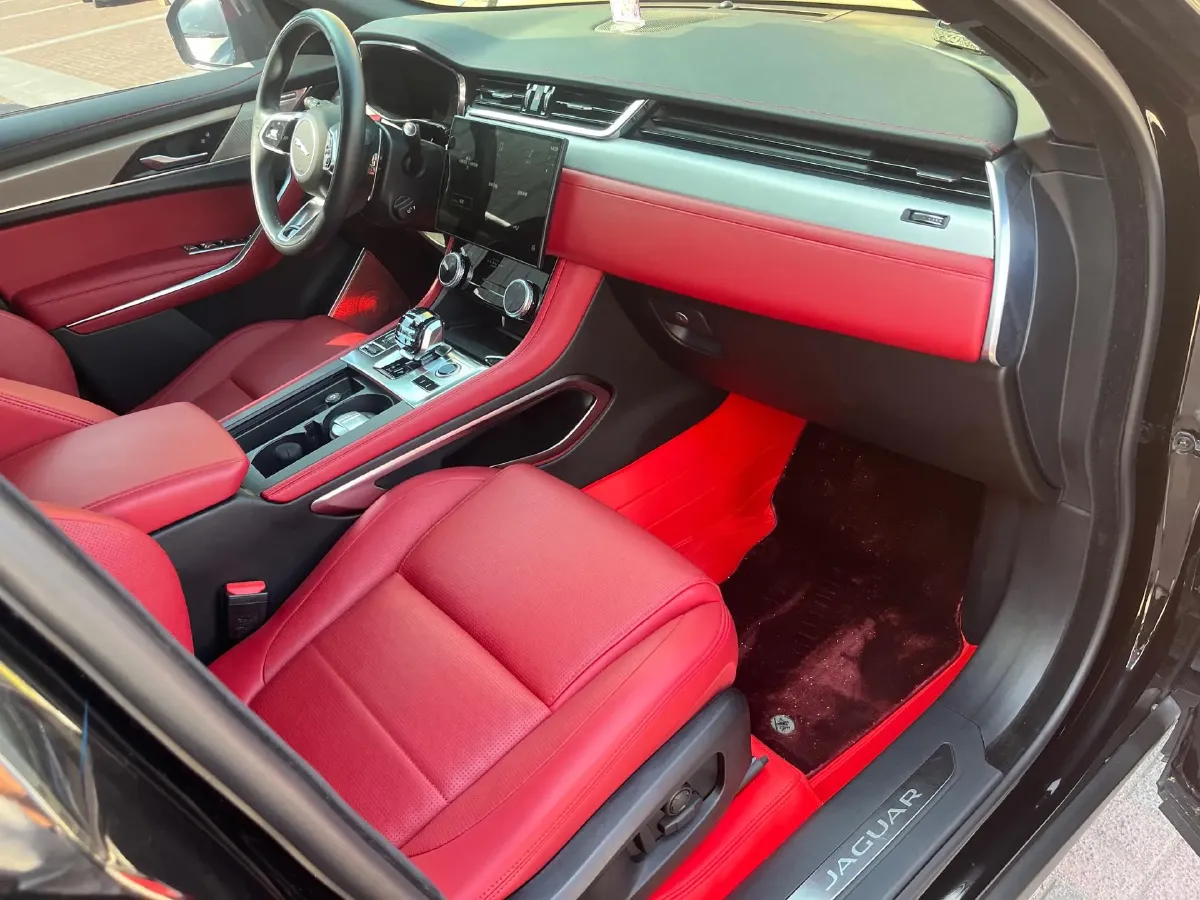 2025 Jaguar F-PACE 2.0T 250HP L4 8AT,autocango,china used car exporter,china ev exporter,chinese used car exporter,chinese used ev exporter