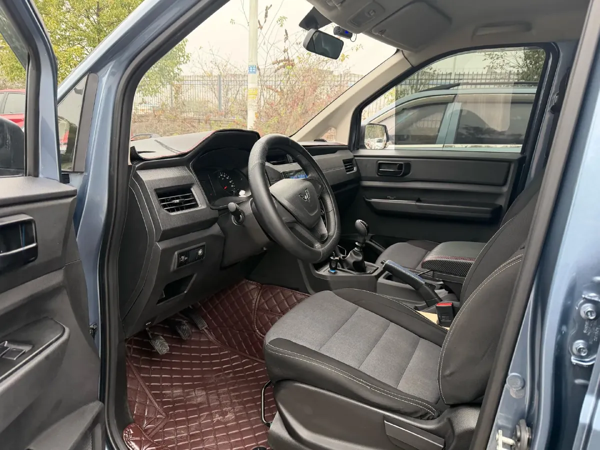 2019 WuLing HongGuang Plus 1.5T 147HP L4 6MT,autocango,china used car exporter,china ev exporter,chinese used car exporter,chinese used ev exporter