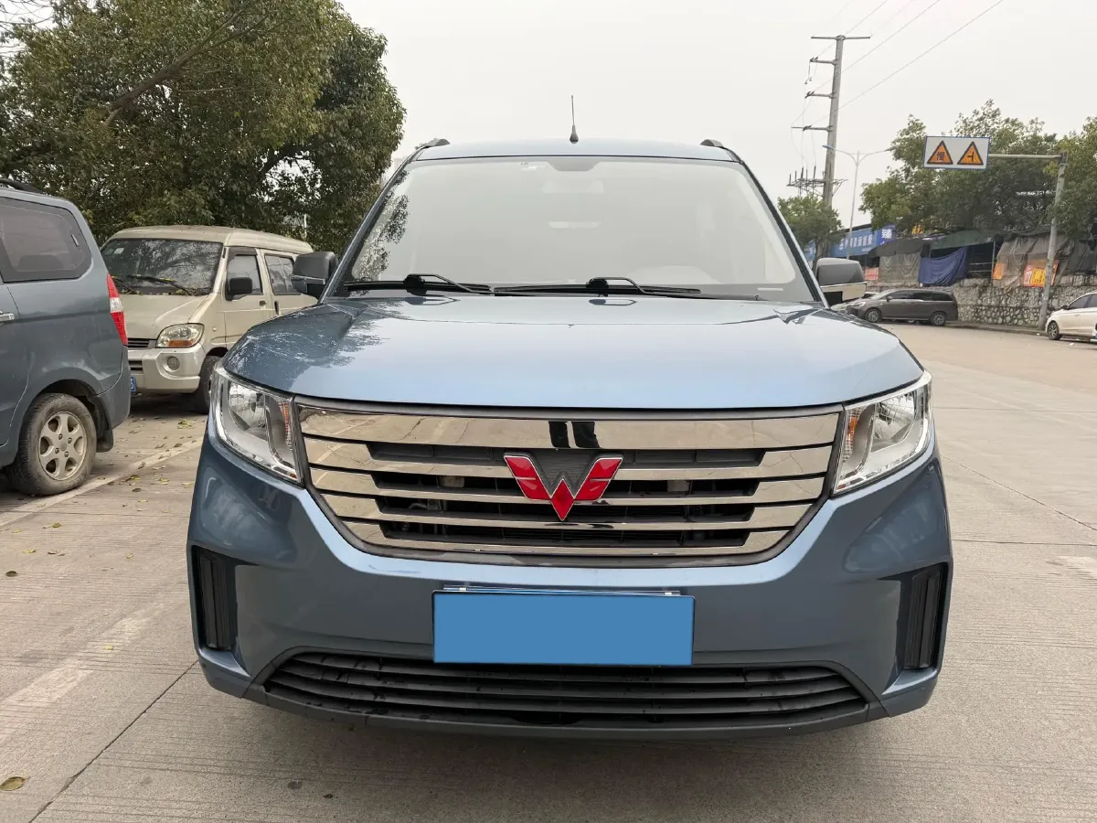 2019 WuLing HongGuang Plus 1.5T 147HP L4 6MT,autocango,china used car exporter,china ev exporter,chinese used car exporter,chinese used ev exporter