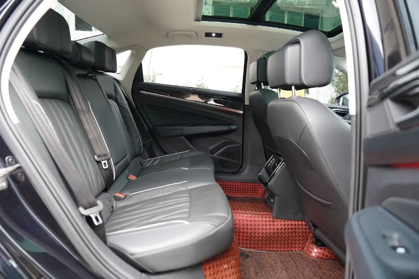 2022 Xpeng P7 BEV 60.2KWH,autocango,china used car exporter,china ev exporter,chinese used car exporter,chinese used ev exporter