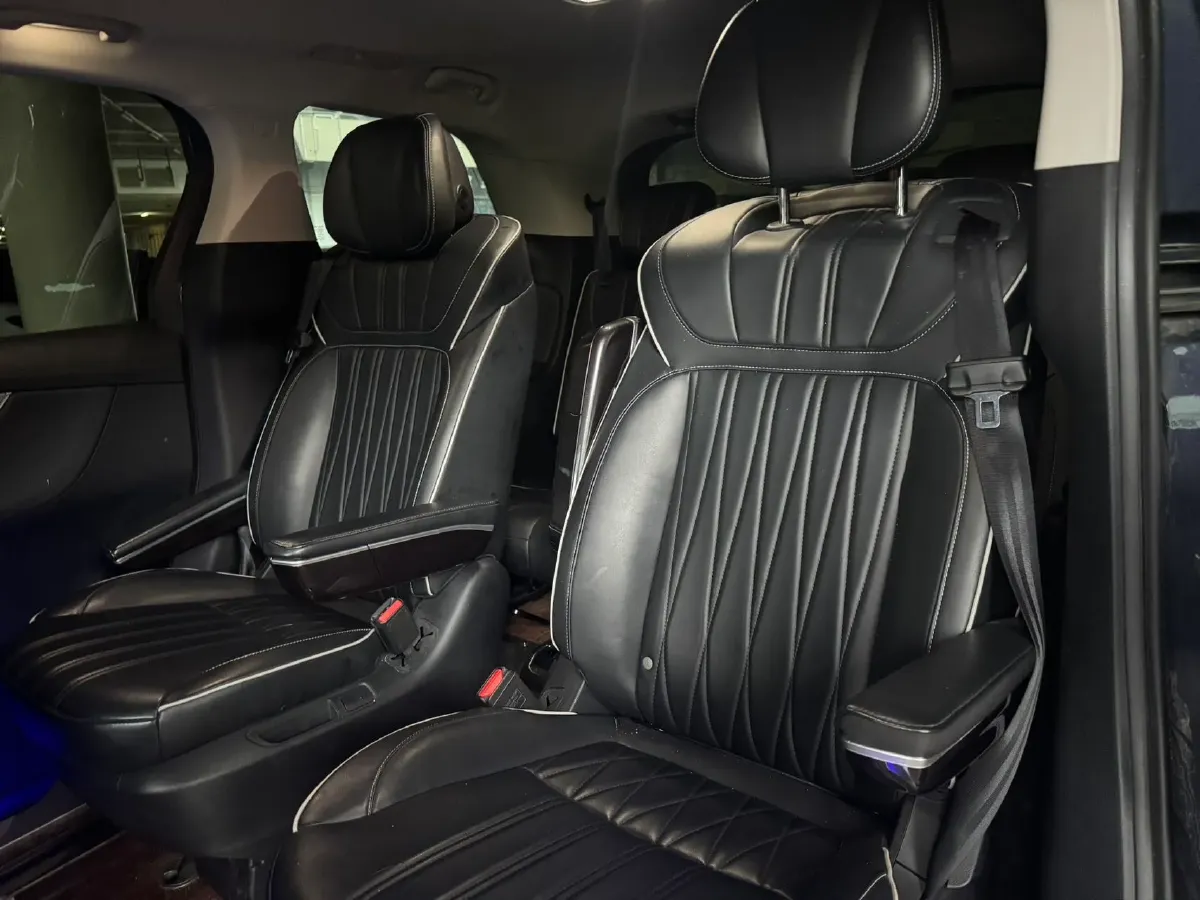 2022 Roewe iMAX8 2.0T 234HP L4 8AT,autocango,china used car exporter,china ev exporter,chinese used car exporter,chinese used ev exporter