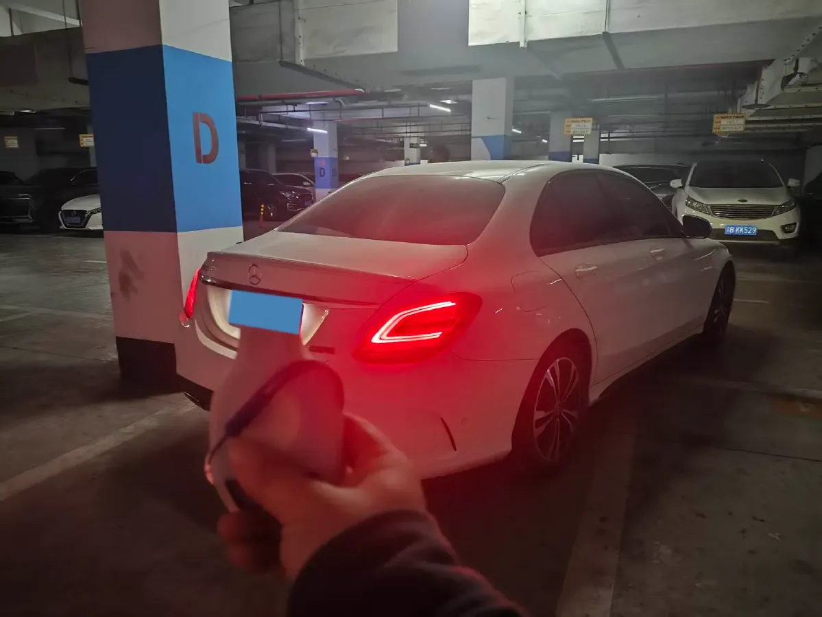 2020 Mercedes-Benz C Class 1.5T 184HP L4 9AT,autocango,china used car exporter,china ev exporter,chinese used car exporter,chinese used ev exporter