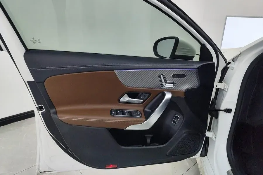 2025 Mercedes-Benz A Class 1.3T 163HP L4 7DCT,autocango,china used car exporter,china ev exporter,chinese used car exporter,chinese used ev exporter