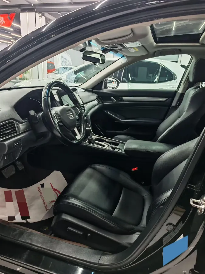 2022 Honda Accord 1.5T 194HP L4 CVT,autocango,china used car exporter,china ev exporter,chinese used car exporter,chinese used ev exporter