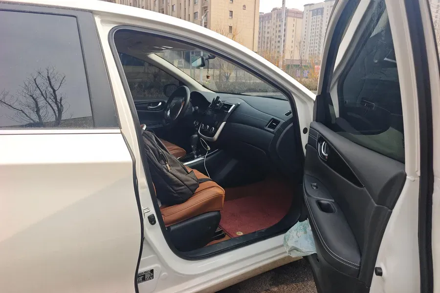 2024 Nissan Tiida 1.6L 122HP L4 CVT,autocango,china used car exporter,china ev exporter,chinese used car exporter,chinese used ev exporter